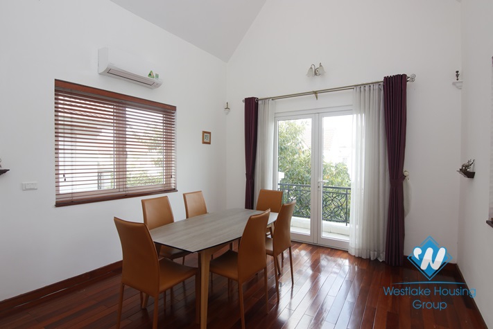 Hanoi furnished 4 bedrooms villa for let in Vinhomes Riverside with river view